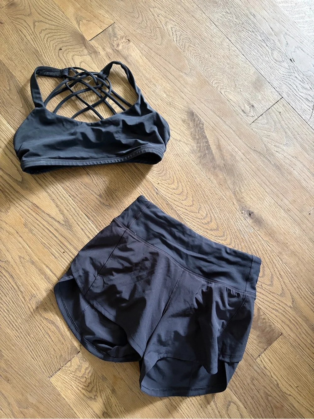 Lululemon set free to be wild sports bra top size 6 speed up high rise shorts 0
